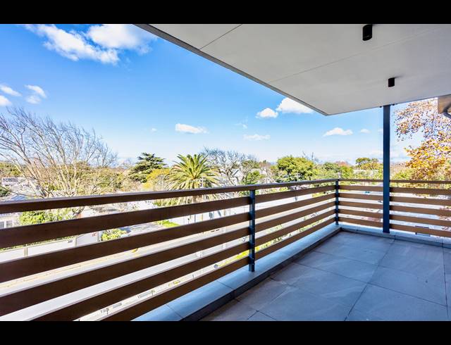 2 BEDROOM APARTMENT FOR SALE IN RONDEBOSCH